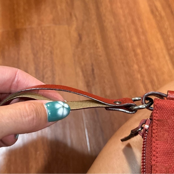 small gucci handbag - Picture 3 of 5